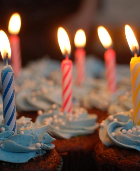 cupcakes, candles, candlelight, birthday candles, bithday celebration, bithday party, birthday cake, cake, party, celebrate, happy birthday, flame-380178.jpg
